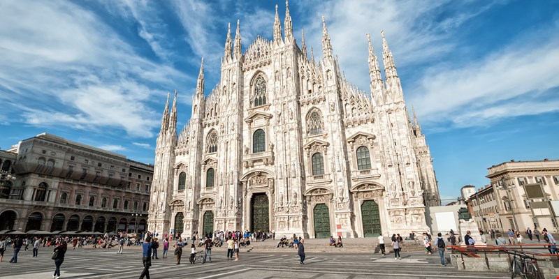 Duomo, Milan gothic cathedral at sunrise